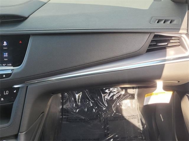 new 2025 Cadillac XT5 car, priced at $41,546