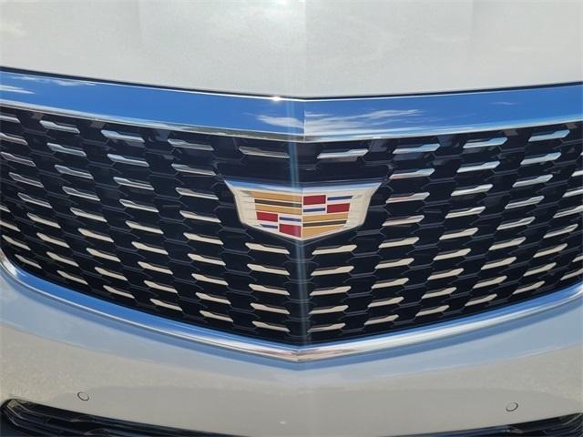 new 2025 Cadillac XT5 car, priced at $41,546