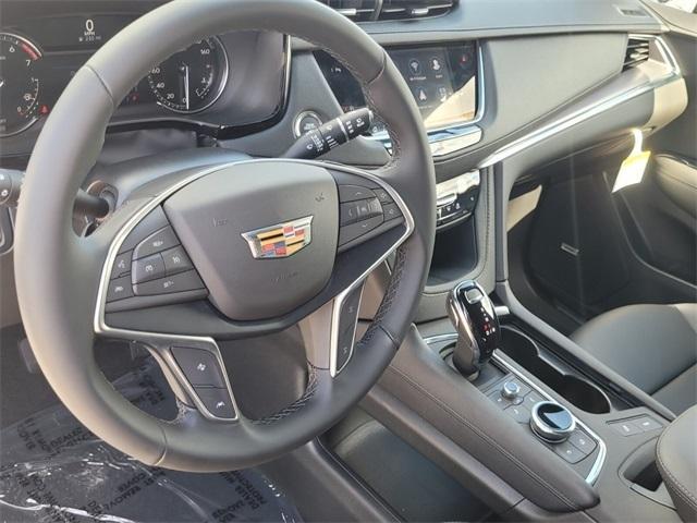 new 2025 Cadillac XT5 car, priced at $41,546