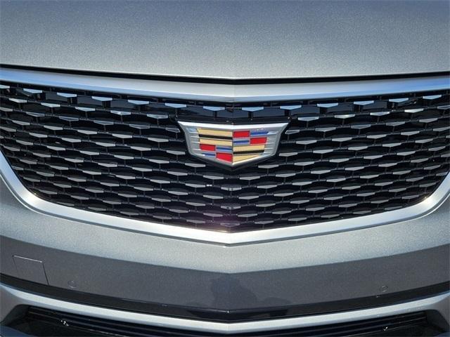 new 2025 Cadillac XT6 car, priced at $48,940