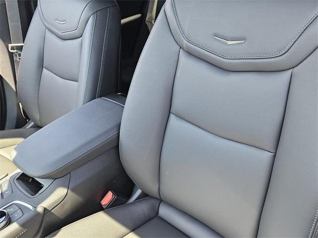 new 2025 Cadillac XT6 car, priced at $48,940