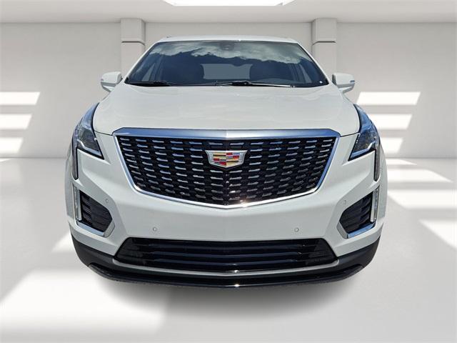 new 2025 Cadillac XT5 car, priced at $48,015