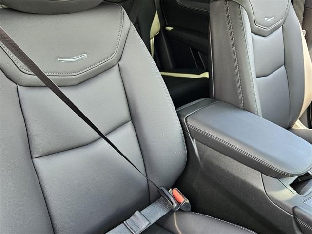 new 2025 Cadillac XT5 car, priced at $48,015