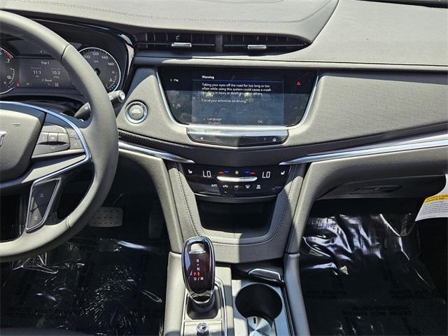 new 2025 Cadillac XT5 car, priced at $48,015