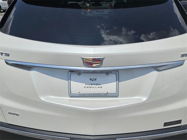 new 2025 Cadillac XT5 car, priced at $42,090