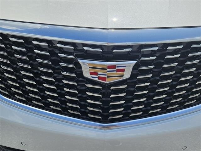 new 2025 Cadillac XT5 car, priced at $42,090