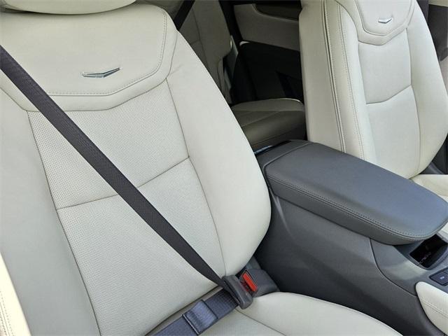 new 2025 Cadillac XT5 car, priced at $56,140