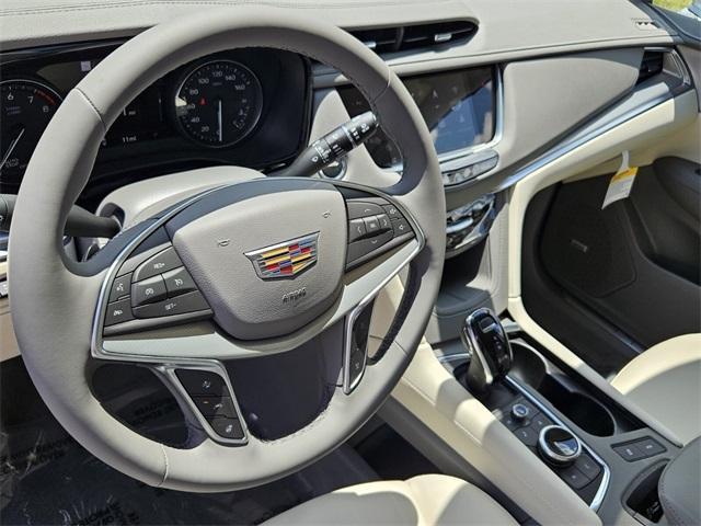new 2025 Cadillac XT5 car, priced at $56,140