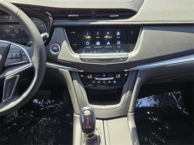 new 2025 Cadillac XT5 car, priced at $45,315