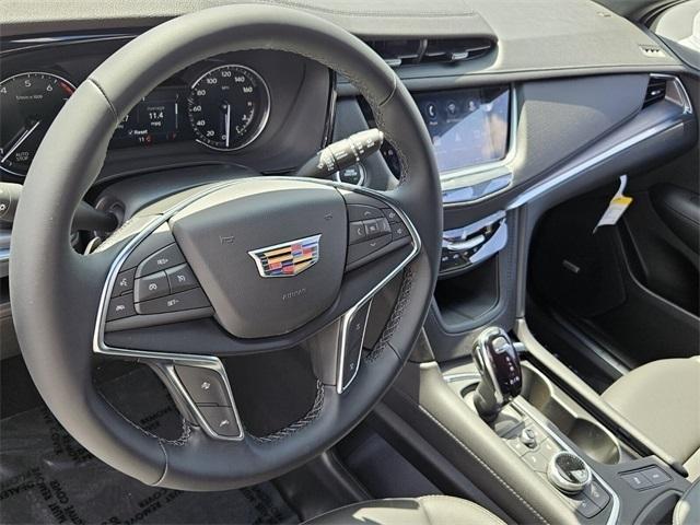 new 2025 Cadillac XT5 car, priced at $46,015