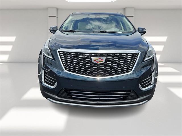 new 2025 Cadillac XT5 car, priced at $53,990