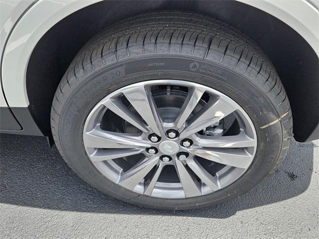 new 2025 Cadillac XT5 car, priced at $60,090