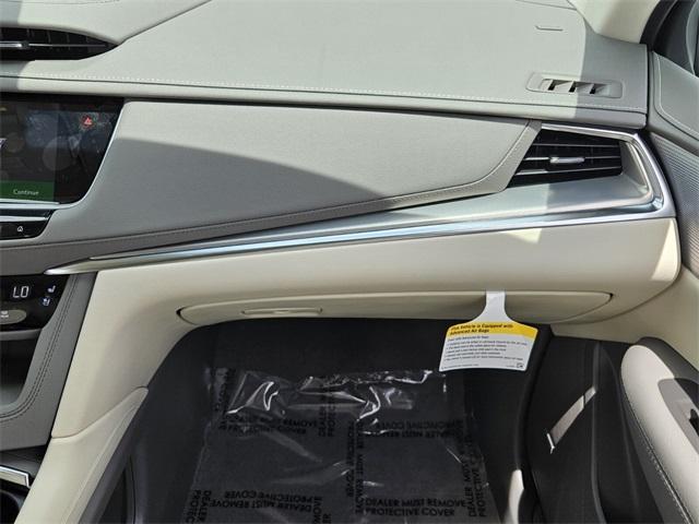 new 2025 Cadillac XT5 car, priced at $60,090