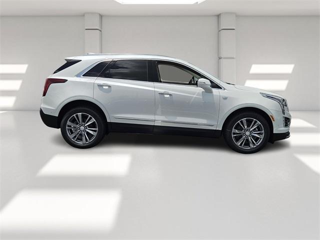 new 2025 Cadillac XT5 car, priced at $60,090