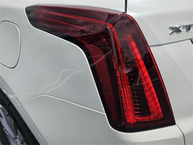 new 2025 Cadillac XT5 car, priced at $60,090