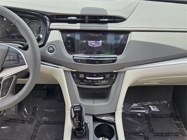 new 2025 Cadillac XT5 car, priced at $60,090