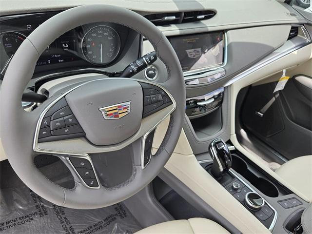 new 2025 Cadillac XT5 car, priced at $60,090