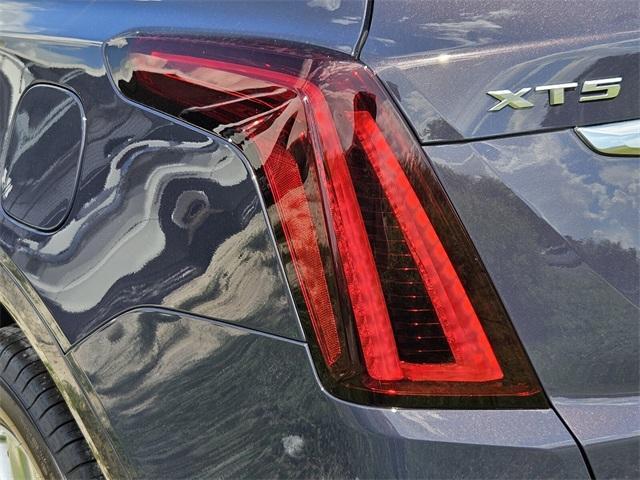 new 2025 Cadillac XT5 car, priced at $45,714