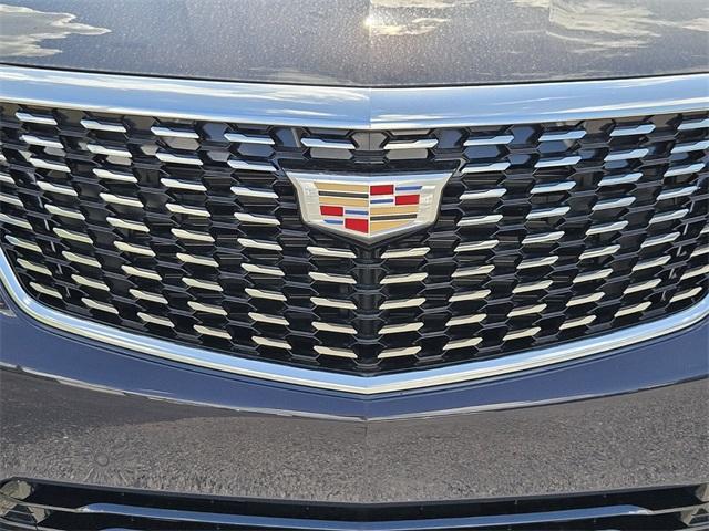 new 2025 Cadillac XT5 car, priced at $45,714
