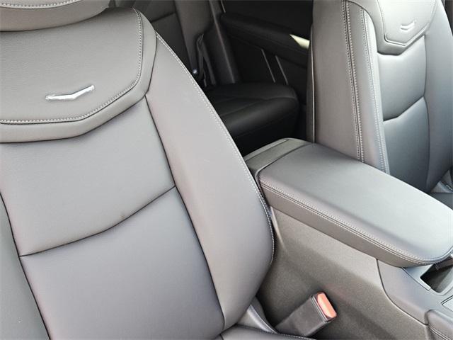 new 2025 Cadillac XT5 car, priced at $45,714