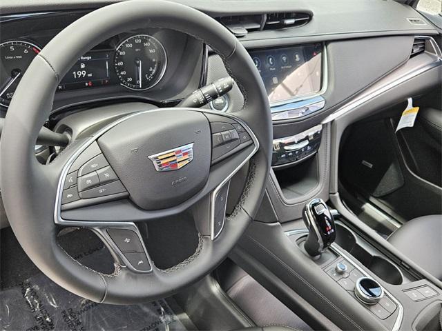 new 2025 Cadillac XT5 car, priced at $45,714