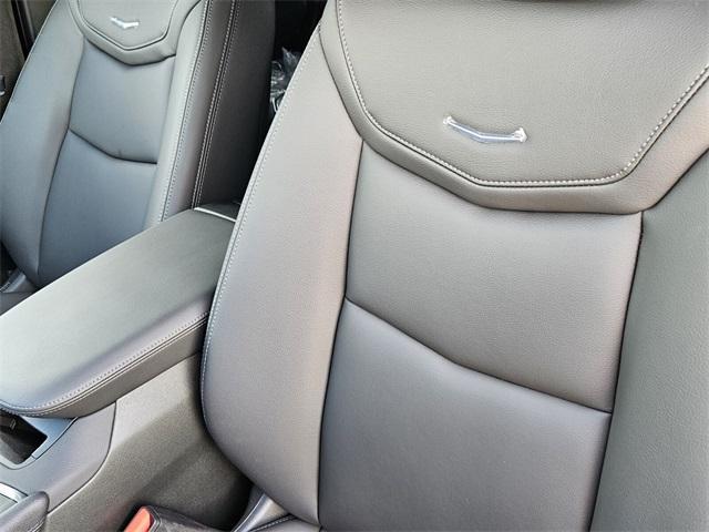 new 2025 Cadillac XT5 car, priced at $45,714