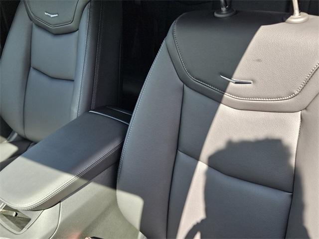 new 2025 Cadillac XT5 car, priced at $48,410