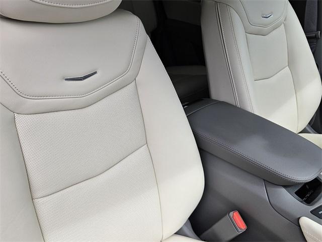 new 2025 Cadillac XT5 car, priced at $56,790