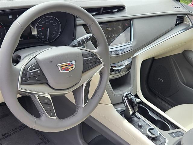 new 2025 Cadillac XT5 car, priced at $56,790