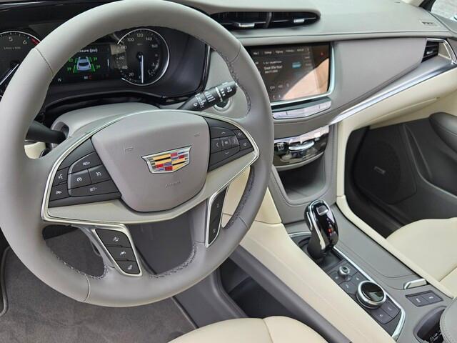 used 2025 Cadillac XT5 car, priced at $46,987