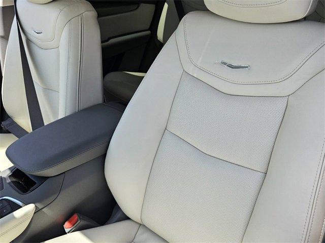 new 2025 Cadillac XT5 car, priced at $51,090