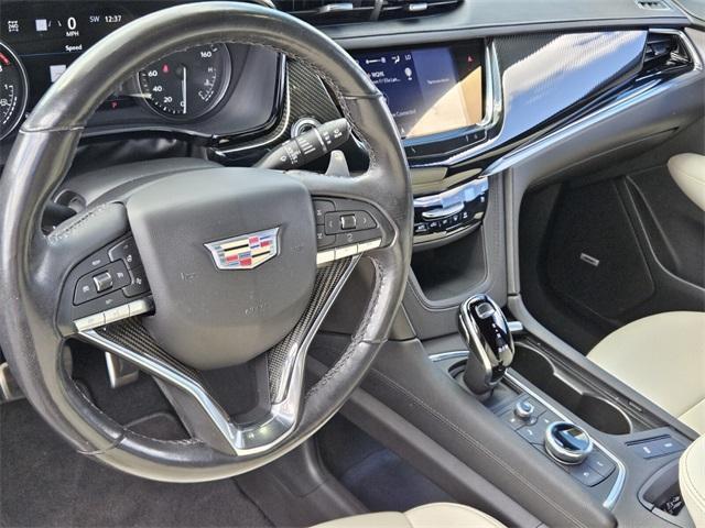 used 2023 Cadillac XT6 car, priced at $42,997
