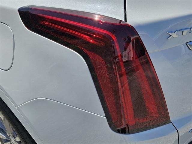 new 2025 Cadillac XT5 car, priced at $50,728