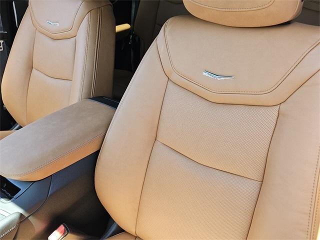 new 2025 Cadillac XT5 car, priced at $50,728
