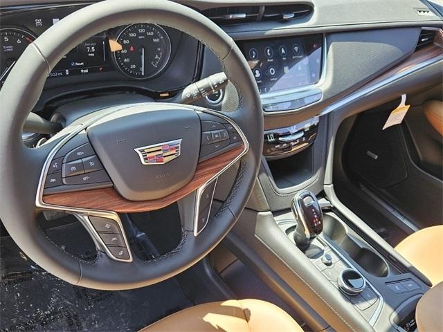 new 2025 Cadillac XT5 car, priced at $50,728