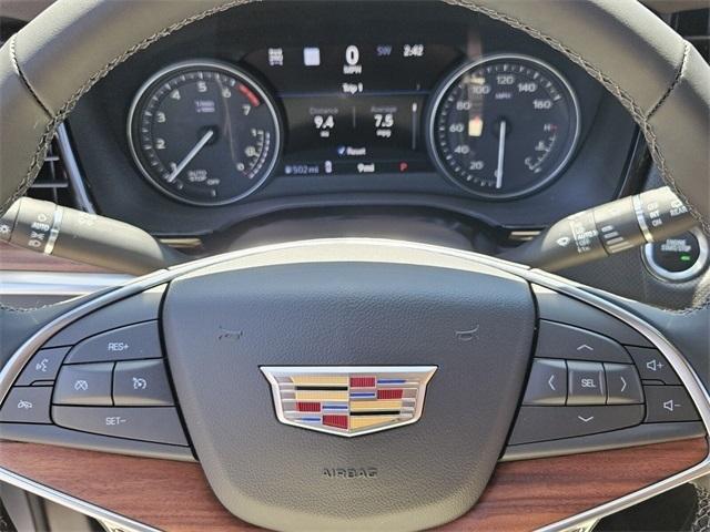 new 2025 Cadillac XT5 car, priced at $50,728