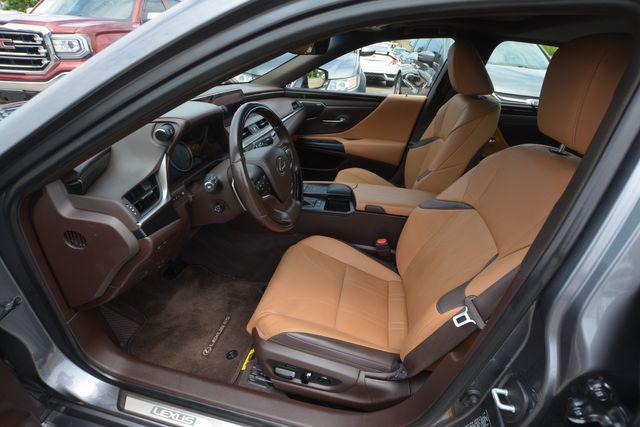 used 2019 Lexus ES 300h car, priced at $31,700