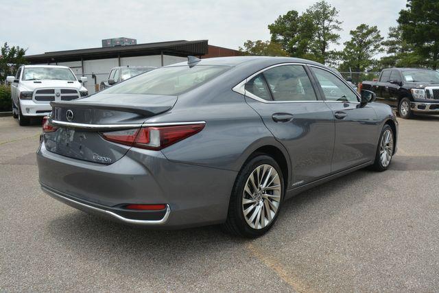 used 2019 Lexus ES 300h car, priced at $31,700