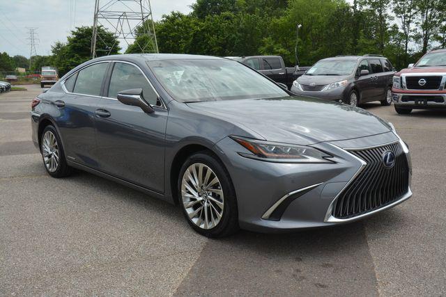 used 2019 Lexus ES 300h car, priced at $31,700