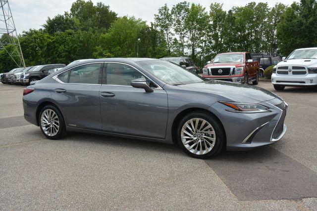 used 2019 Lexus ES 300h car, priced at $31,700