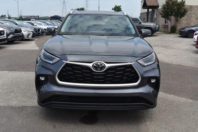 used 2021 Toyota Highlander car, priced at $30,990
