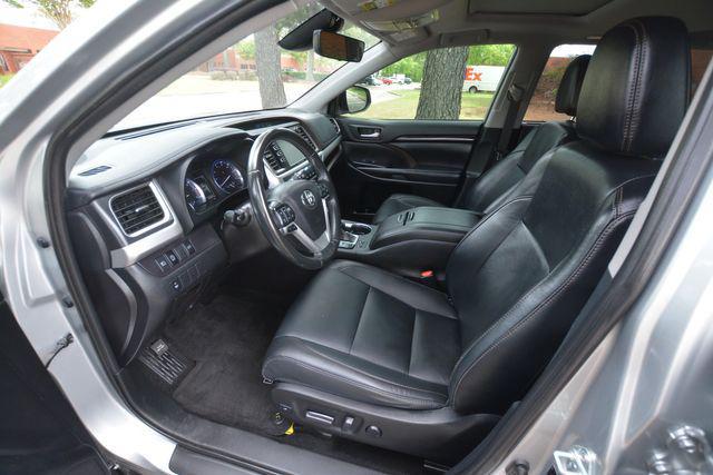 used 2019 Toyota Highlander car, priced at $26,900