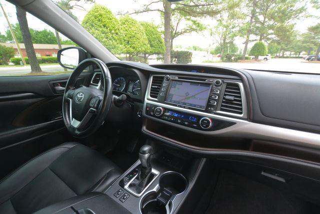 used 2019 Toyota Highlander car, priced at $26,900