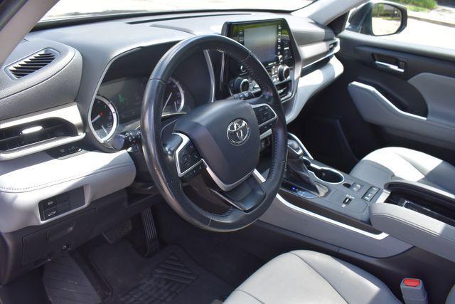 used 2022 Toyota Highlander car, priced at $32,990