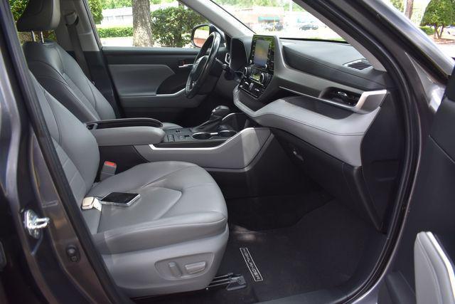 used 2022 Toyota Highlander car, priced at $32,990