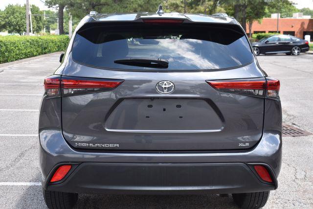 used 2022 Toyota Highlander car, priced at $32,990
