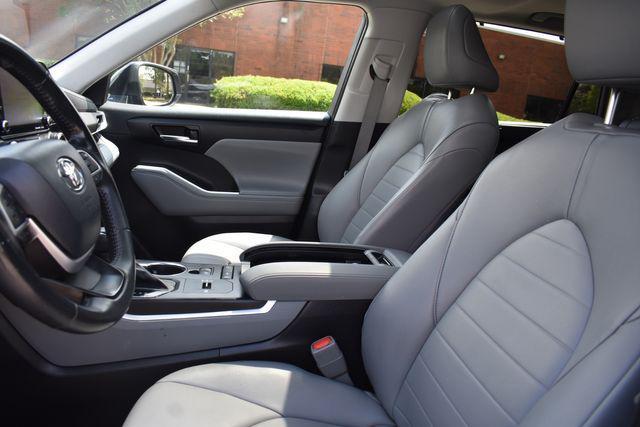 used 2022 Toyota Highlander car, priced at $32,990