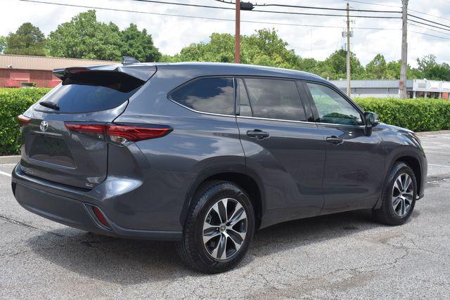 used 2022 Toyota Highlander car, priced at $32,990