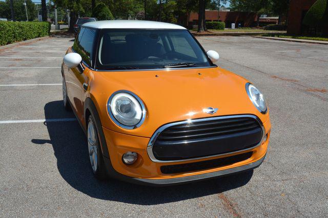 used 2018 MINI Hardtop car, priced at $10,990