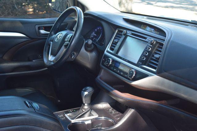 used 2018 Toyota Highlander car, priced at $25,430